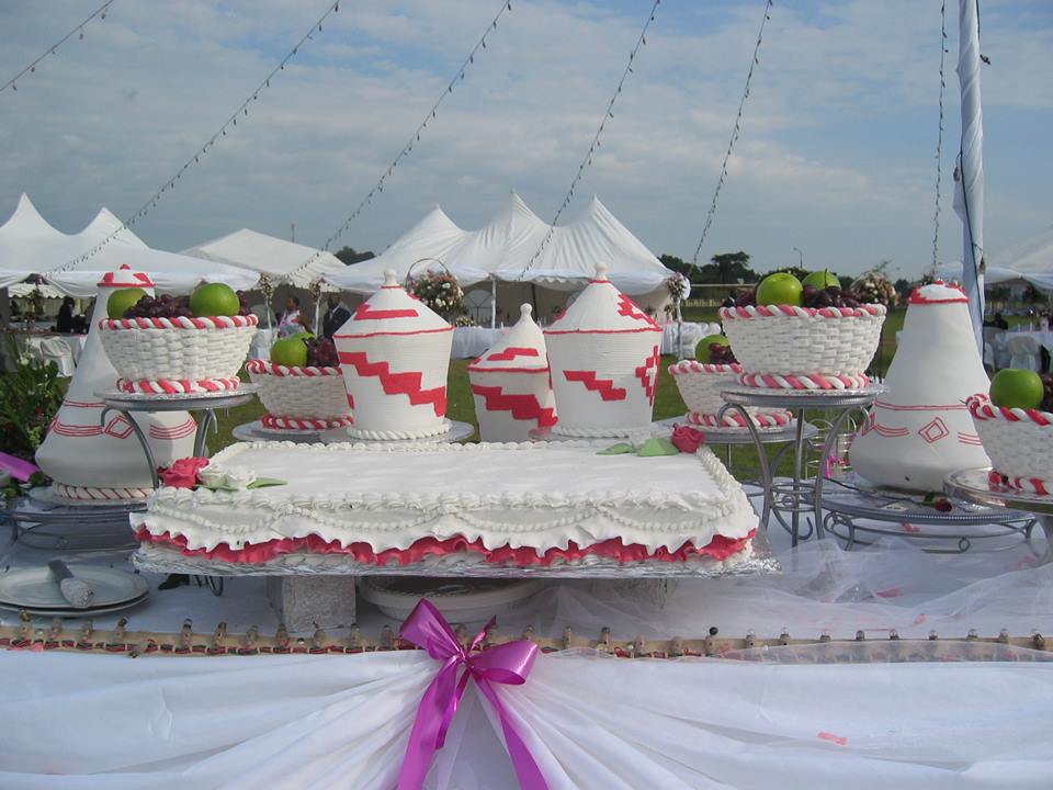 A wedding cake by TEM Fashion WEAR