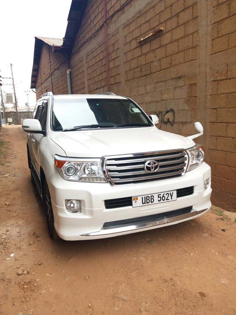The Toyota Land Cruiser V8, Wedding Car Hire Uganda