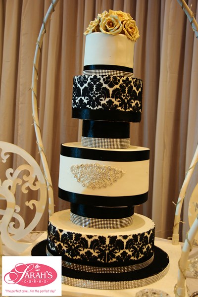 A black, gold & cream inspired wedding from Sarahs Cakes