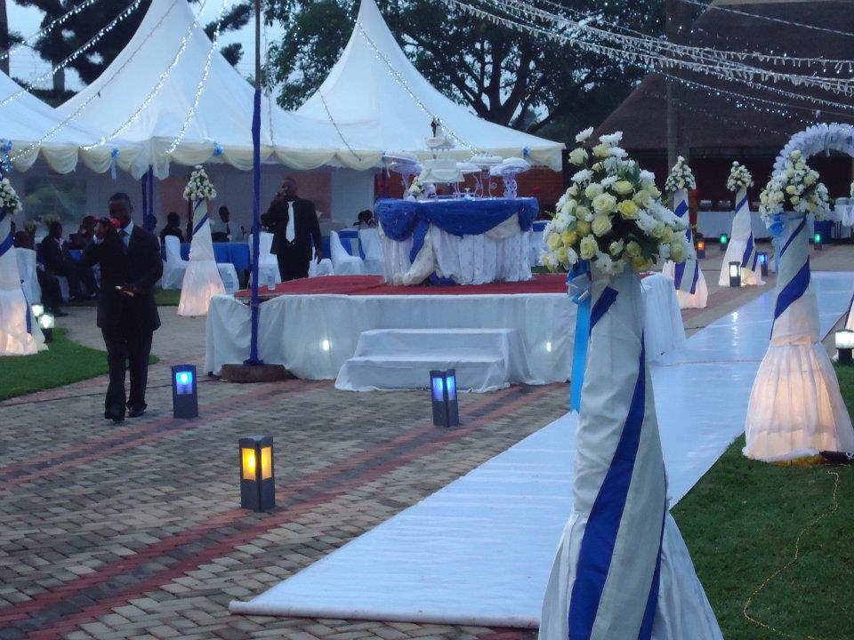 Blue & white wedding decorations at Mawanda Royal Gardens