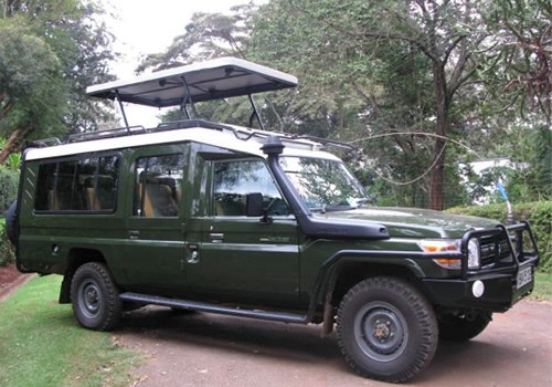 Landcruiser 8 seater for Self-drive hire