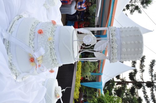 A simple wedding cake from Jari Events & Confectionary