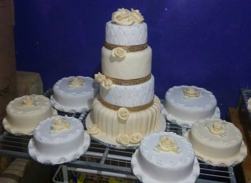 Beautiful and yummy cakes for your function