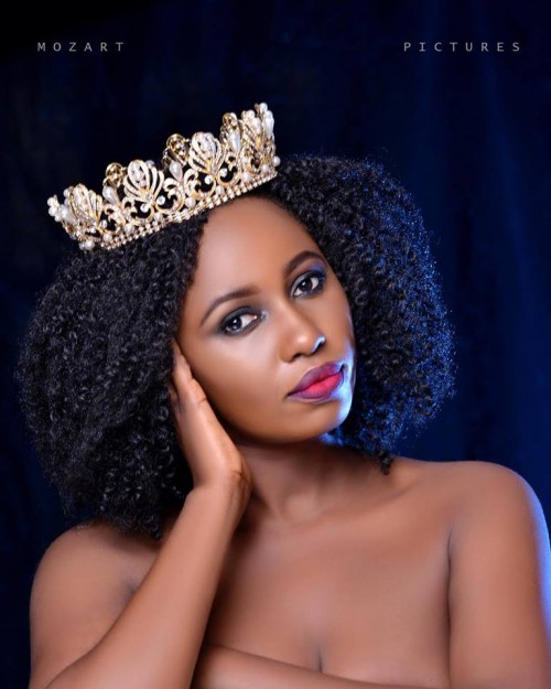 Hilda dazzles with a bridal crown from Bride to be