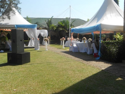 The green gardens at Green valley hotel being set up for a wedding
