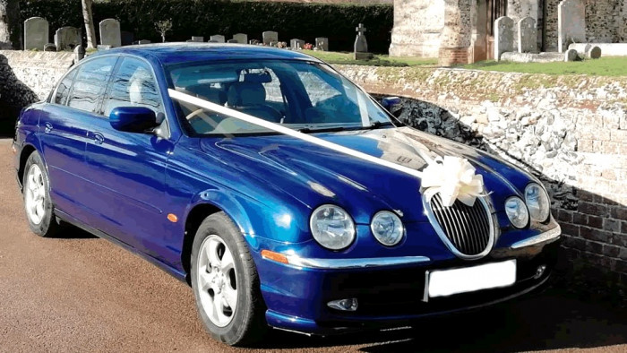 A jaguar is timeless - Bridal cars
