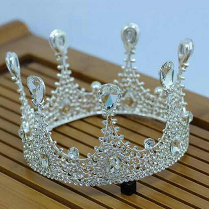 An inspirational bridal crown from Bride to be