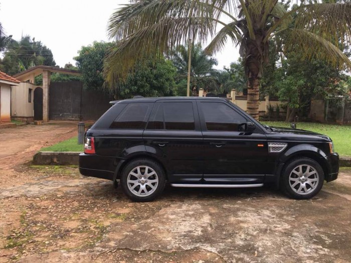 The black Range Rover Sport, Wedding Car Hire Uganda