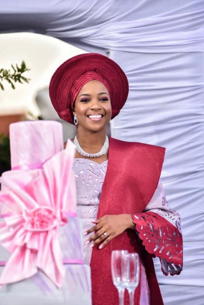 A bride clad in the Nigerian wear, makeup by Dazzle Me