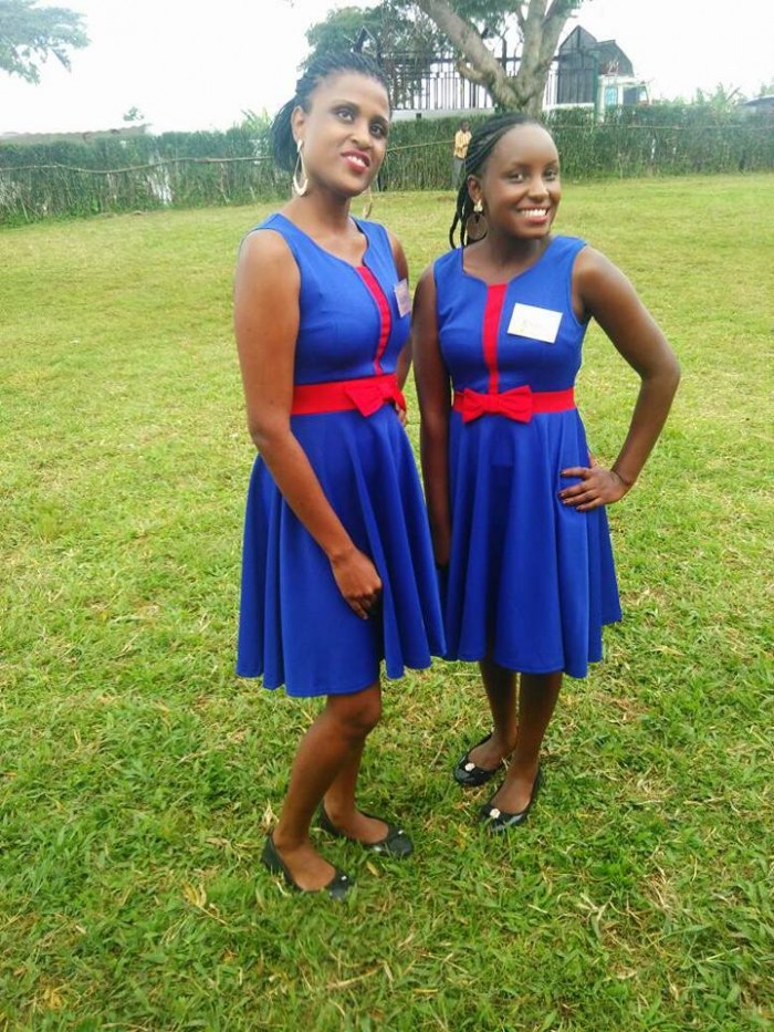 Two member of the Usher's Palace in blue dresses