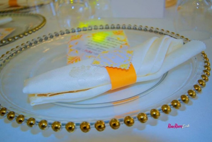 Glass and gold charger plates, wedding decor by Rossy Roots
