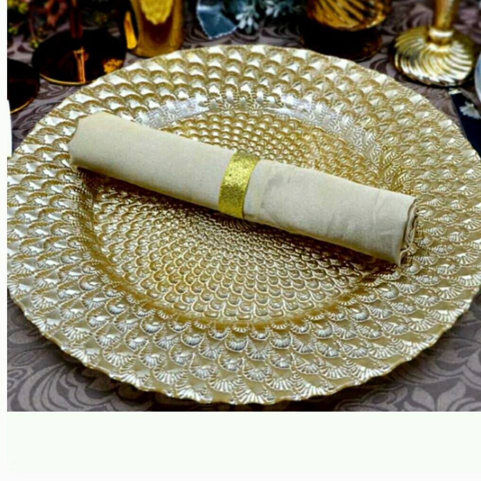 Golden charger plate and Napkin