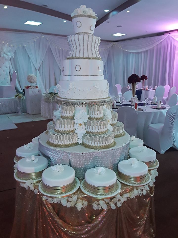 A wedding cake at Silver Springs Hotel