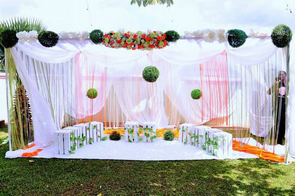 Introduction Decoration by The Decor Mania